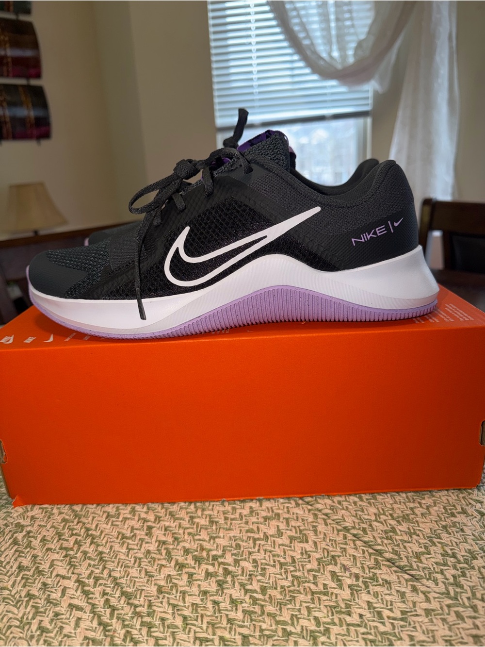 Nike women’s MC trainer 2 Athletic Trainer sneakers size 10 new/box without lid!
